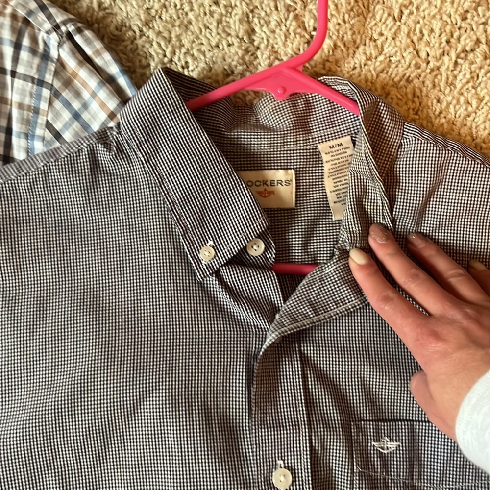 Two button ups - Picture 2 of 4